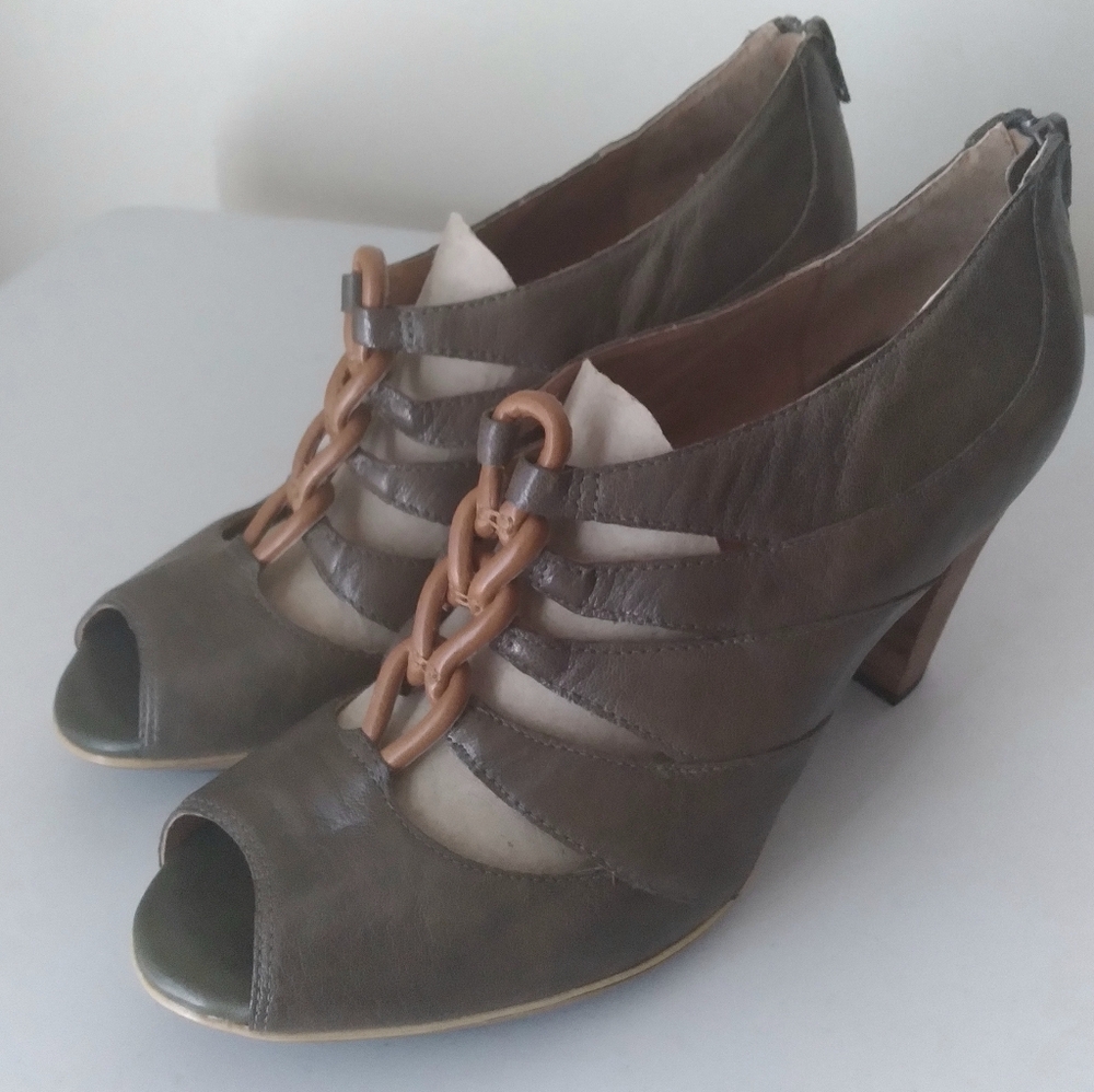 Indigo by Clarks Olive Green Leather Boho Peep‎ Toe Bootie Heels Braided Detail